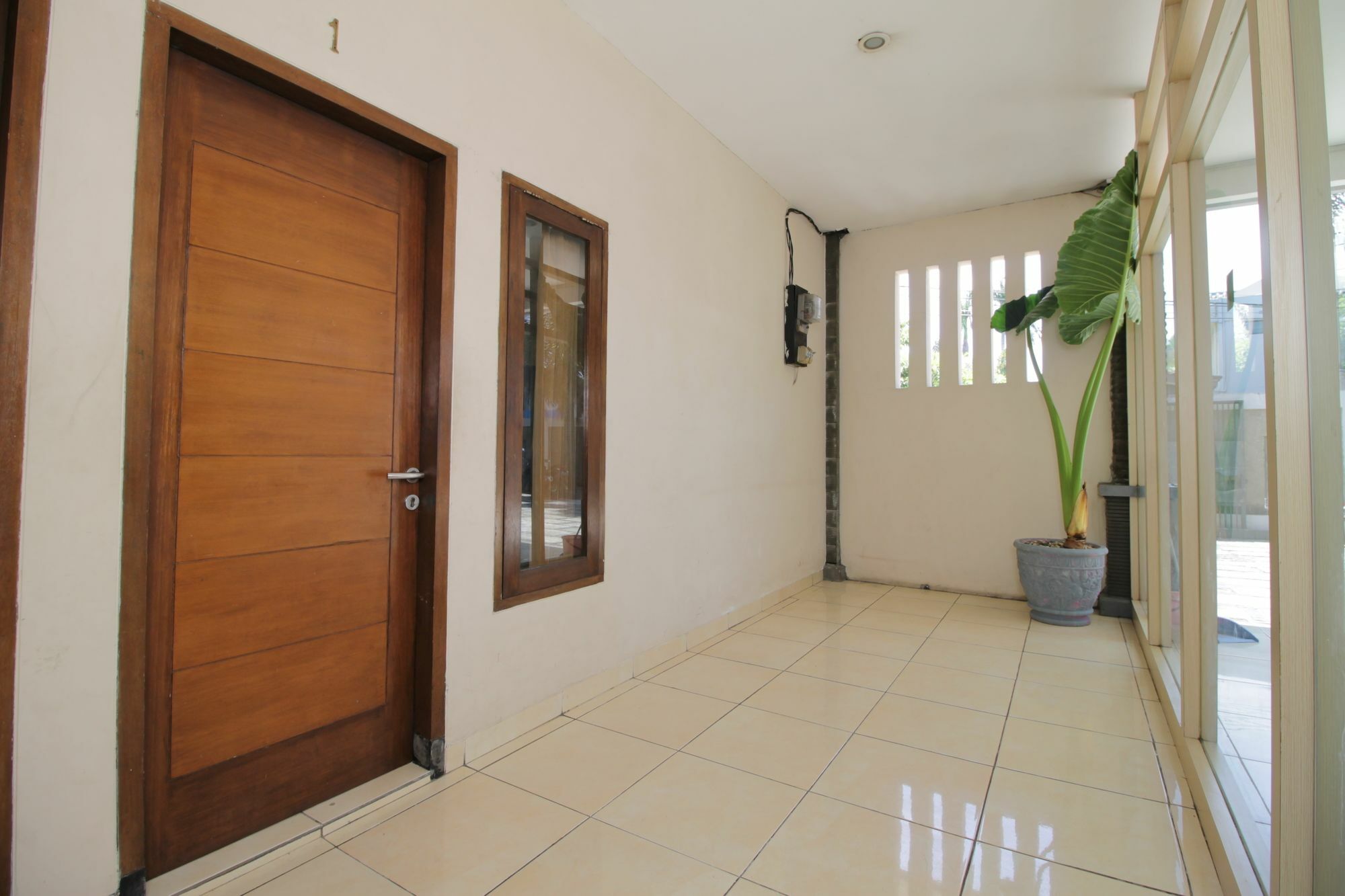 Hotel Reddoorz @ Pangeran Antasari 2 Cilandak  Exterior foto